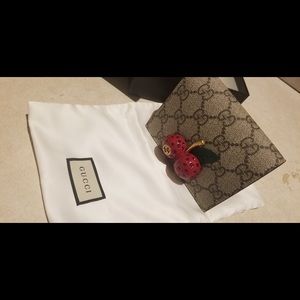 ORIGINAL GUCCI SUPREME CHERRY WALLET